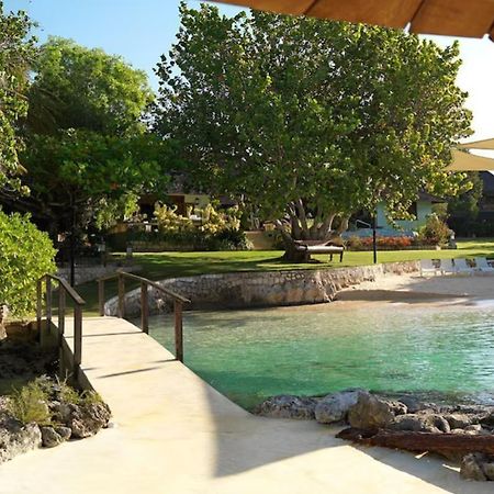 Amanoka Exclusive Villa With Private Beach & Gazebo ดิสคัฟเวอรีเบย์ ภายนอก รูปภาพ
